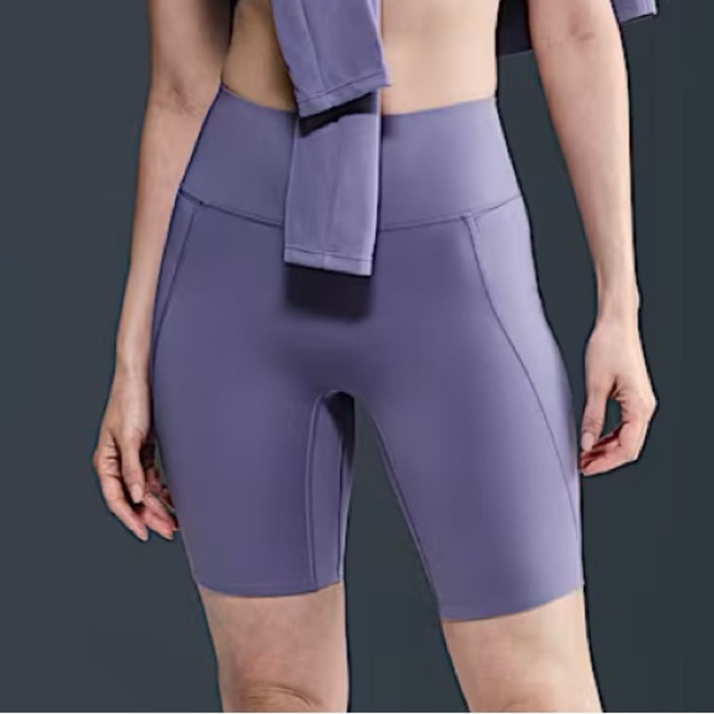 Nike One Women's High-Waisted Reflective 8" Biker Shorts w/ Pockets | *NWT